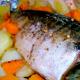 Jak správně a chutně vařit makrelu se zeleninou