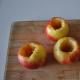 Fırında süzme peynirli pişmiş elmalar: diyet tatlısı yapmak için tarifler