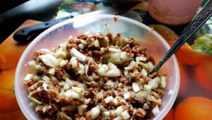 Khanum σε αργή κουζίνα - συνταγή