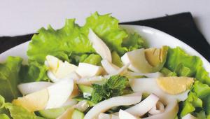 Салат із кальмарів: дуже смачний та простий салат із кальмарами (6 рецептів)
