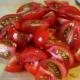 Mentimun dalam saus tomat untuk musim dingin: resep paling enak!