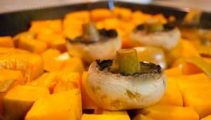 Champignon dalam oven - menyiapkan mahakarya jamur untuk acara khusus apa pun