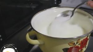 Bagaimana cara membuat yogurt alami?