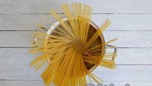 Ένας πρωτότυπος τρόπος για να ετοιμάσετε noodles σε αργή κουζίνα
