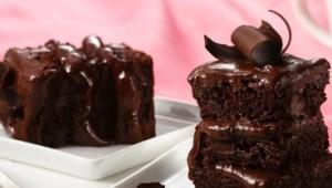 Торт з чорного шоколаду
